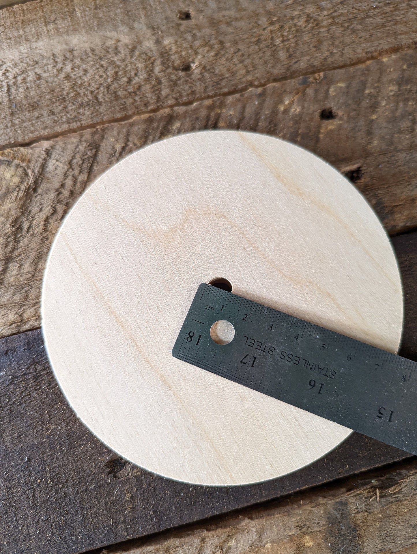 5.5" Wood Donut, BALTIC BIRCH - 1 cm center hole (10mm) Wooden Circles, Blank Circles, Unfinished Wooden Circles, Round Circles, Ring Shape