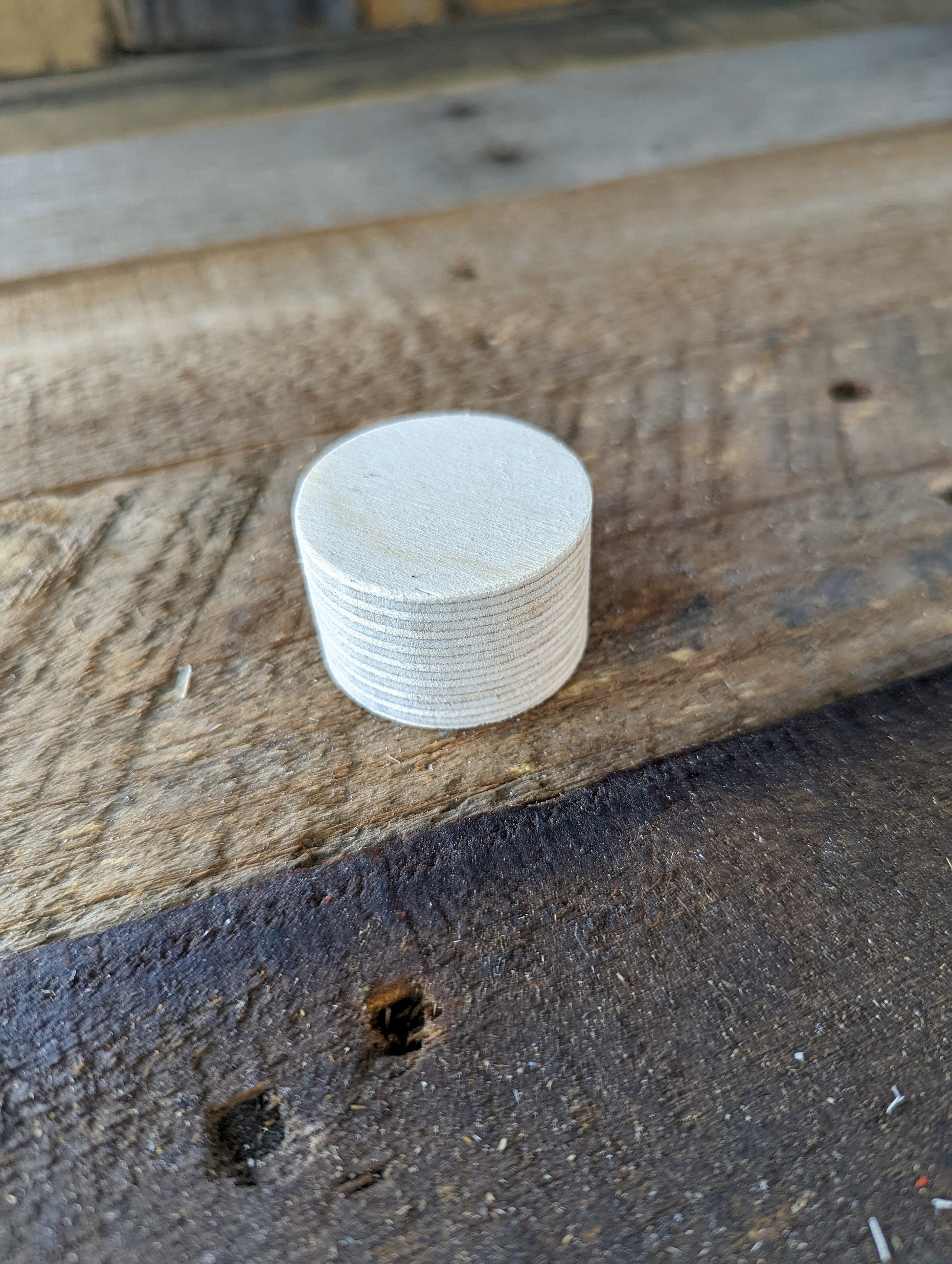 1.5 inch wide Wood Circle Plaques, BALTIC BIRCH - Wooden Circles, Blank Circles, Unfinished Wooden Circles, Round Circles, Circular Wood. Small wooden craft item made of premium lumber for high end crafts.  Lightly sanded ready to use.